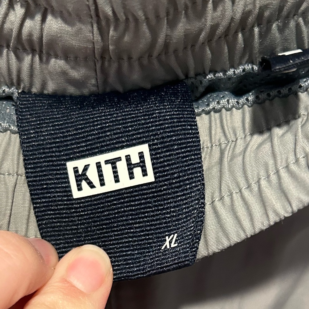 KITH Men’s Nylon Cargo Shorts Gray XL NWOT - Picture 4 of 9